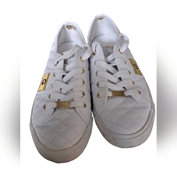Womens G By Guess White Leather look Quilted Pattern leather sole coastal 6.5 - Picture 2 of 11